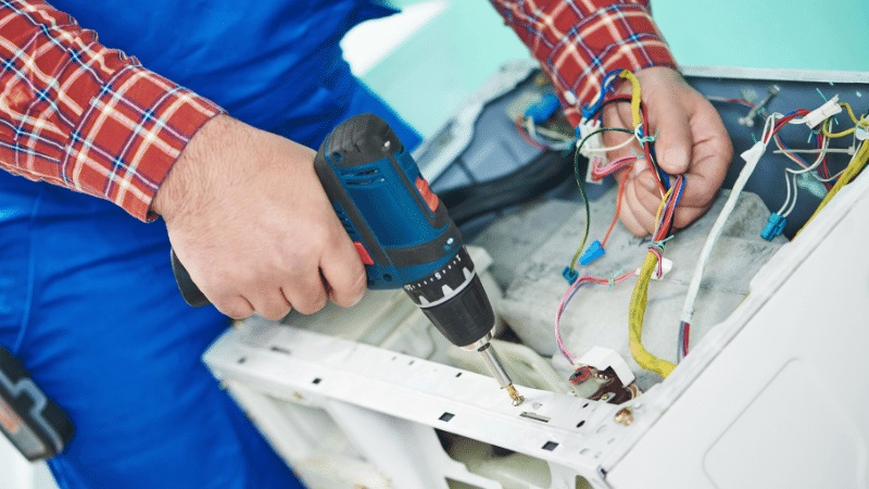 Bahçelievler Bosch Bosch çamaşır makinesi kart tamiri – Su almama arızası orijinal parça ile giderildi. - Teknik servis örneği